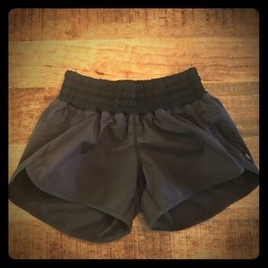 Lulu Tracker Short - Black, Size 6